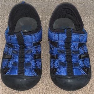 Baby Gap Sandals Size 5 Velcro can be Water Shoes